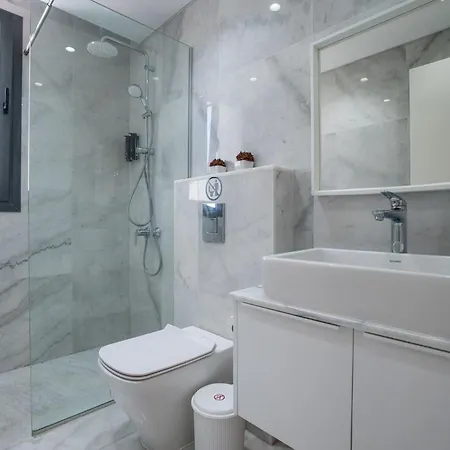 View 102 1 Bed Apartment *
